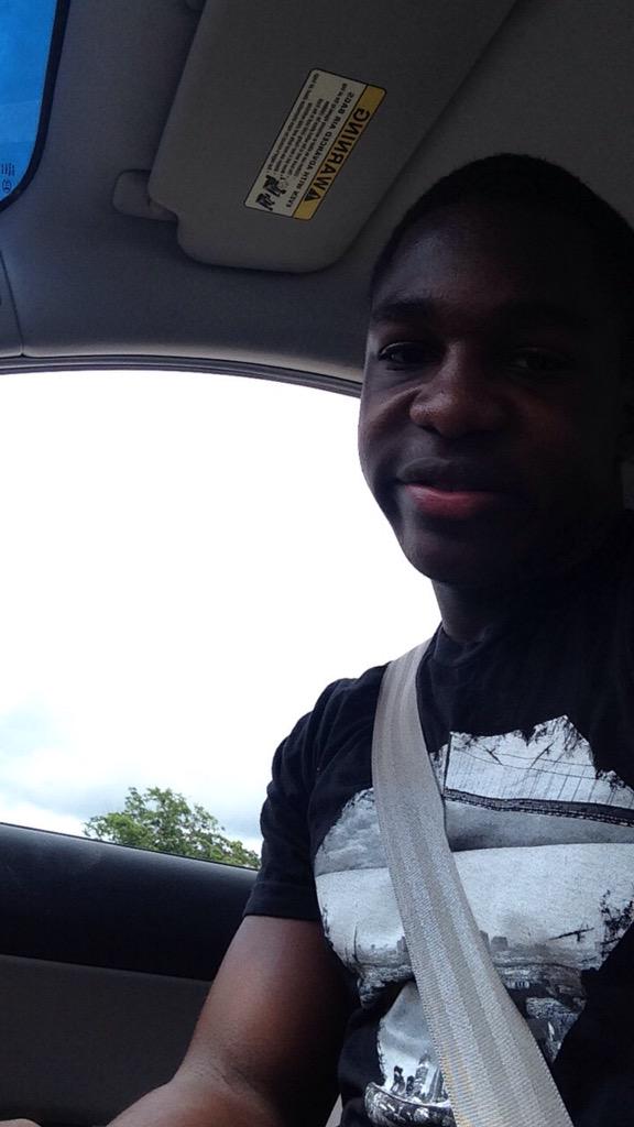 NoModifications's tweet image. It's weird being away from your fraternal twin for almost 4 months #samefrequency @sunsetskunk