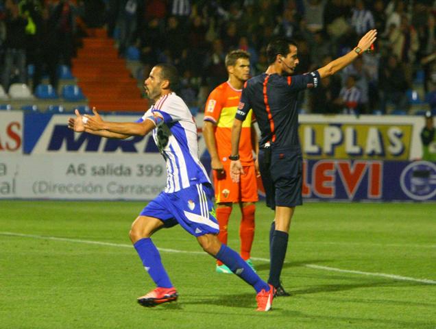 SDP_1922's tweet photo. La #Ponferradina abre @LaLiga con victoria #SDPvECF http://t.co/YBtJQnjDo8 http://t.co/kgwmvCrEqK