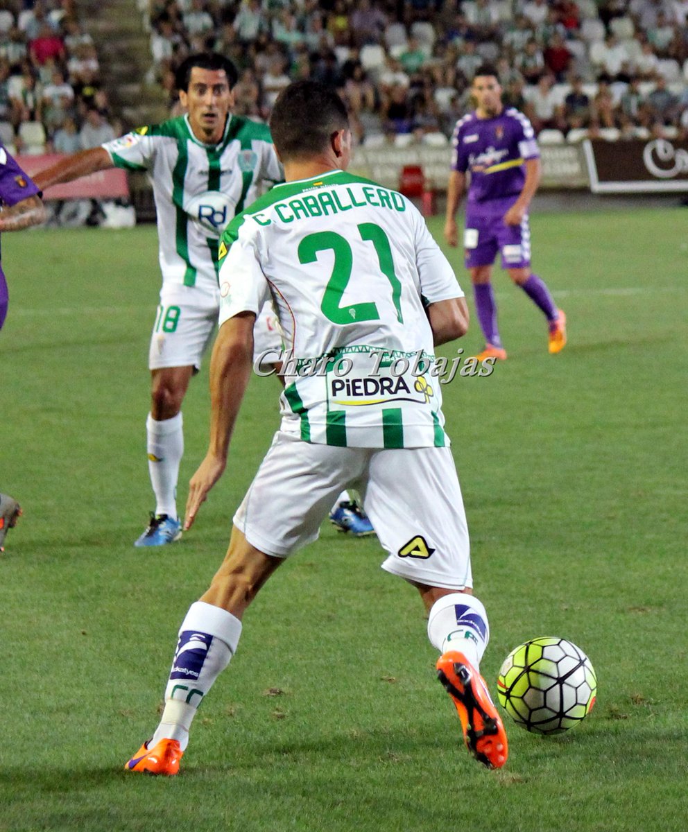 CharoTobajas's tweet photo. Resumen en imágenes del primer partido de la temporada 15/16
https://t.co/T454goLKm3 #CCFvVLL http://t.co/7EQV9nPFPa