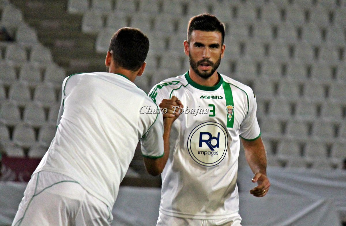 CharoTobajas's tweet photo. Resumen en imágenes del primer partido de la temporada 15/16
https://t.co/T454goLKm3 #CCFvVLL http://t.co/7EQV9nPFPa
