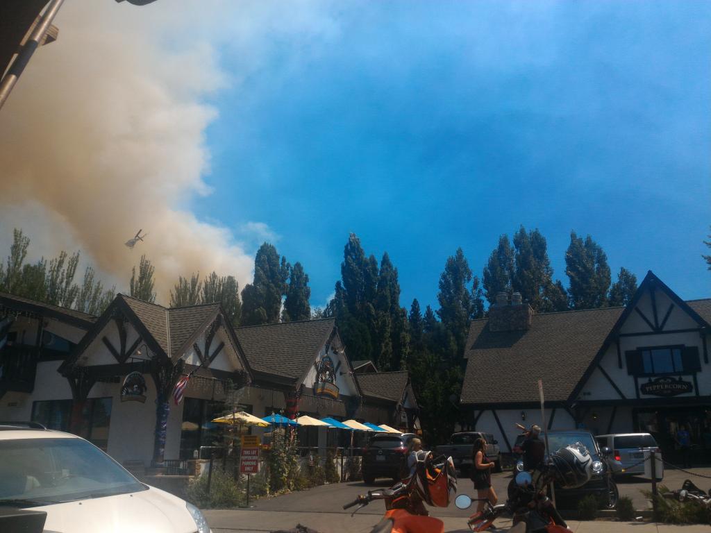 throughthe_veil's tweet image. Grateful for our brave firefighters working from the ground and air #summitfire #bigbearfire