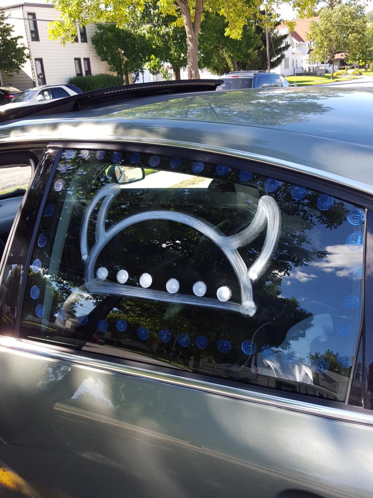 kata3nclosure's tweet photo. S/O to whoever pained my car! #JvBench http://t.co/IwsFoK0fRo