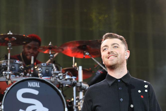 Gigwise's tweet photo. See @samsmithworld's massive @VFestival set in photos here http://t.co/zddlk1fJCM http://t.co/2ouzcRP4LY