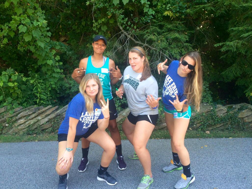 lizkhalifa12's tweet photo. Happy Field Day Y'all 😎 #rayjohn http://t.co/jdk1eXeIyK