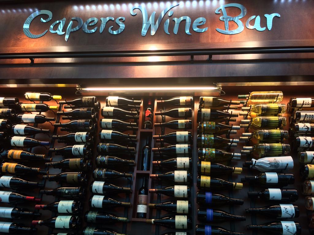 Airport wine bars are a great way to experience local flavor. #wino #oregonwine