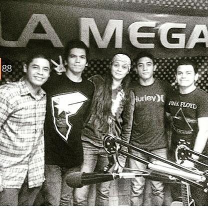 vuesa_merced's tweet photo. Esto fue el jueves en @LaMega103 en el programa @sinfiltrobqto con @LiberF http://t.co/6KtXKvNTkG