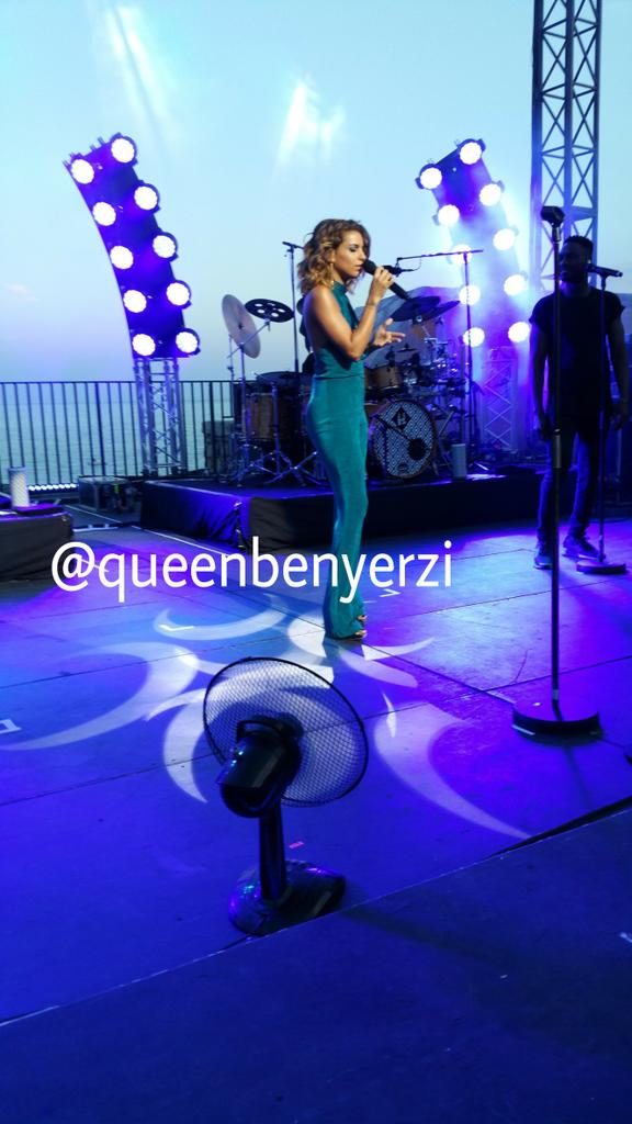 liliesclg's tweet photo. @TalOfficial à Sète le 21-07-15 💘/1\
( Sans zoom ) http://t.co/JsNoUN5v3z