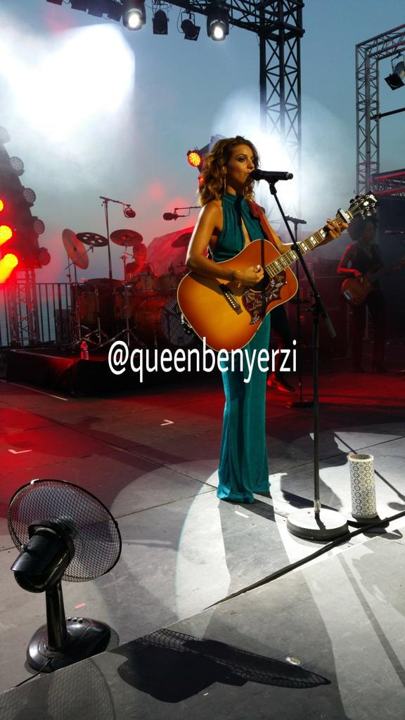 liliesclg's tweet photo. @TalOfficial à Sète le 21-07-15 💘/1\
( Sans zoom ) http://t.co/JsNoUN5v3z