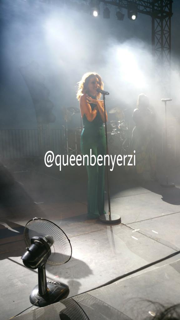 liliesclg's tweet photo. @TalOfficial à Sète le 21-07-15 💘/2\
( Sans zoom ) http://t.co/xURVxDKGbS