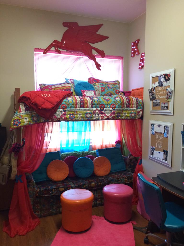 TAMUResLife's tweet photo. Shoutout to @kennedy_porter for this amazing room in Hullabaloo! #Hullahome #MyResHall Tweet us your photos! http://t.co/B1LOgb77dl