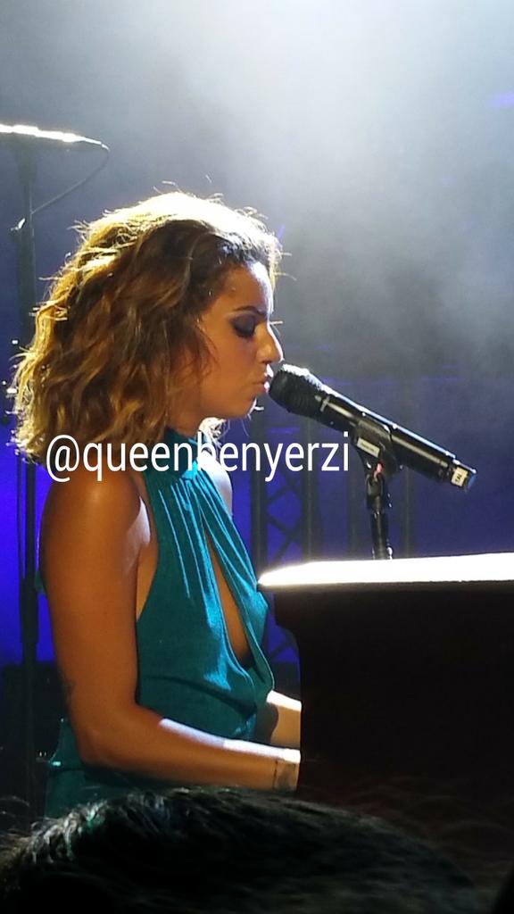 liliesclg's tweet photo. @TalOfficial à Sète le 21-07-15 💘/3\ http://t.co/U7a74Fyo6l