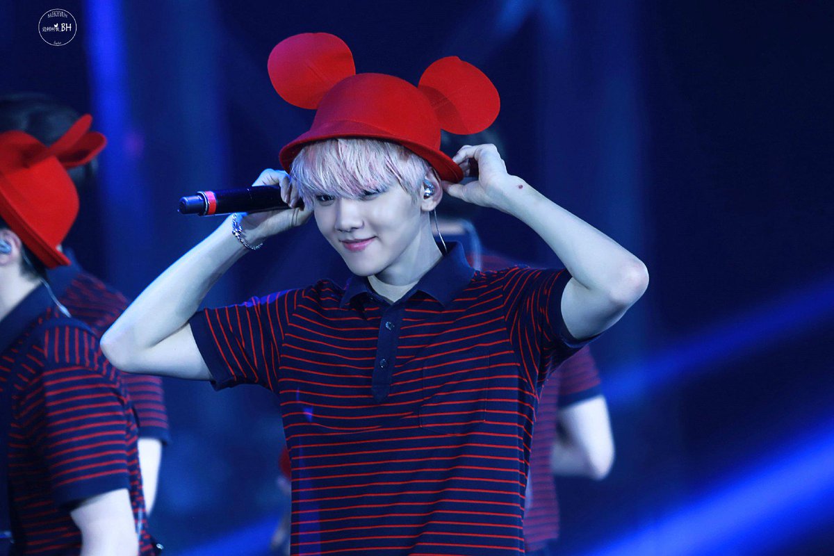 BaekBrazil's tweet photo. #ALBUM) 150817-16 The EXO'luxion in Hong Kong Day 1/2
https://t.co/7mYAP08rPe http://t.co/Y7e5N1DHvL