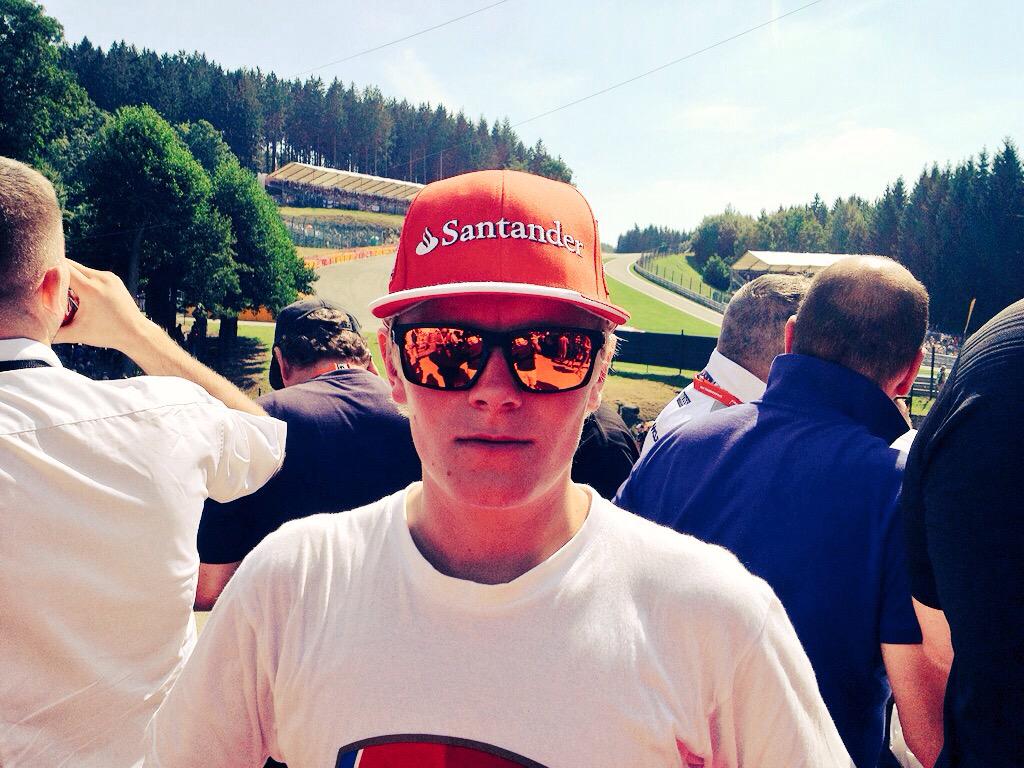 Kleenus's tweet photo. Otur för mina favoriter, men jag kommer tillbaka och hejar på er i framtiden! #Kimi #Seb #Ferrari900GP #looklikekimi http://t.co/SGCH3eUDOR