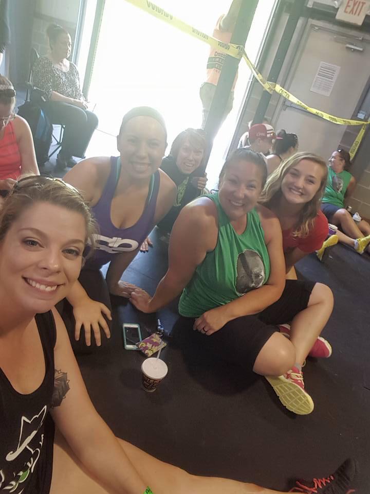 BaileeSanders21's tweet photo. The Crossfit community is such a wonderful thing. Love @FtWrightXFit and everything it has to offer 😍😍😍 http://t.co/y6Isz1gafk