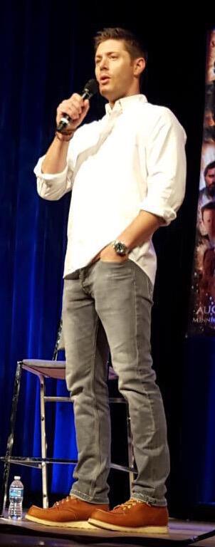 SPNGer's tweet photo. One of my fav outfits of @JensenAckles! http://t.co/0ehogJfZbP