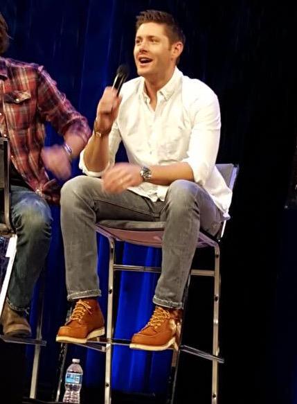 SPNGer's tweet photo. One of my fav outfits of @JensenAckles! http://t.co/0ehogJfZbP