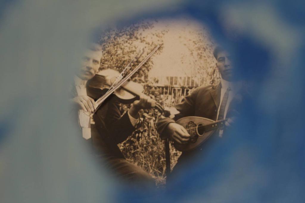 spunsmoke's tweet photo. Jeremy Rourke creates stop-motion animated films from vintage photographs and other ephemera. #spunsmoke http://t.co/5Izi9K0yBx