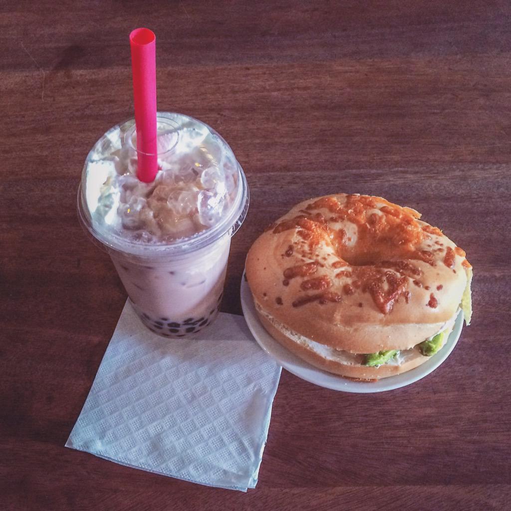 SpritelyBean's tweet photo. Boba milk tea float w/breakfast bagel with egg, avocado & cream cheese! #inpdx #pdxeats #spritelybean http://t.co/49pSDMk3TP