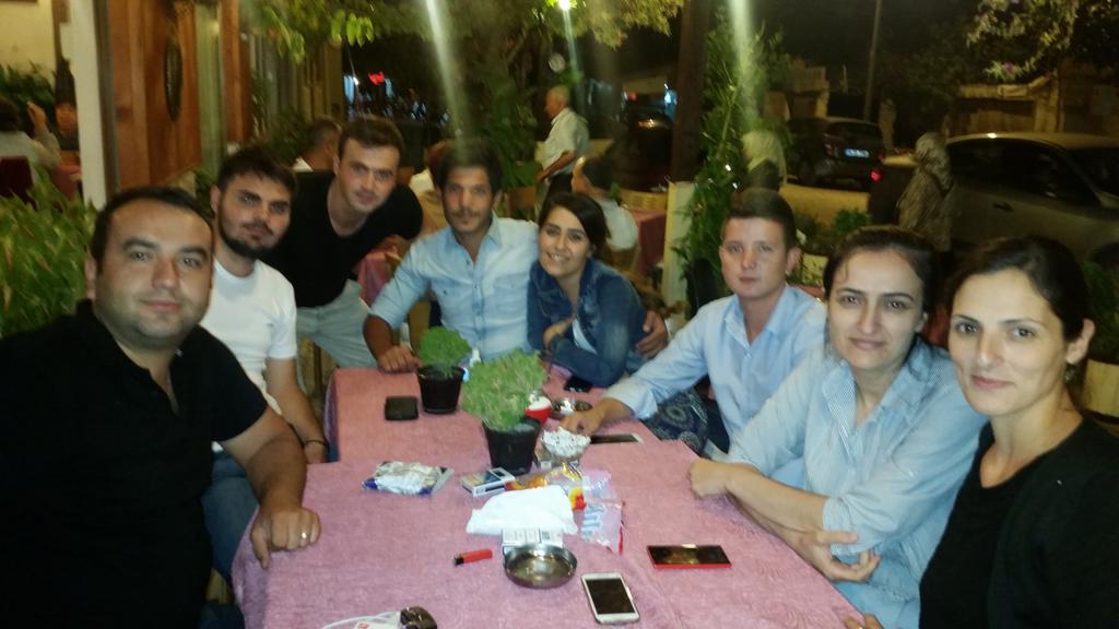 Dostlarla sohbeti özledik. #EdirneGönüllüleri <a href="/yasemin_eda/">Yasemin ADALI KURT</a> @neriman_ekinci <a href="/yasin_bingl/">Yasin</a> @0nurkayaa <a href="/tunabeklevic/">Tuna Beklevic</a>