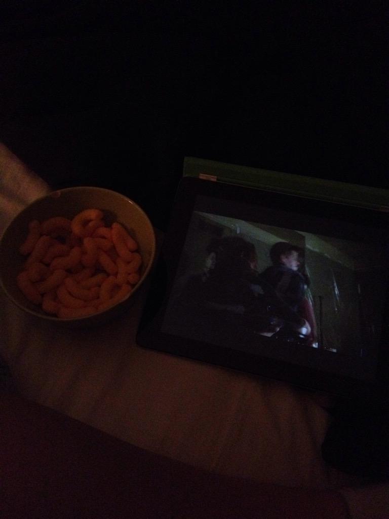 ForeverEmma_'s tweet photo. Some cheez doodles, water and Teen wolf season 3😍👌🏼 http://t.co/BCvYX21UJz