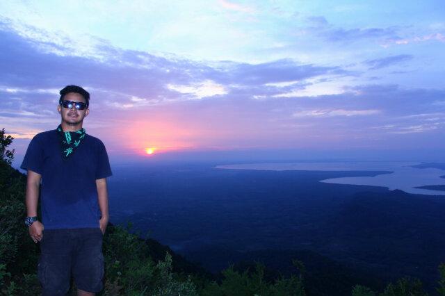 destra_fe's tweet photo. Sunset dari puncak bukit mares #BelinyuBangka http://t.co/Ge2MiH72xK