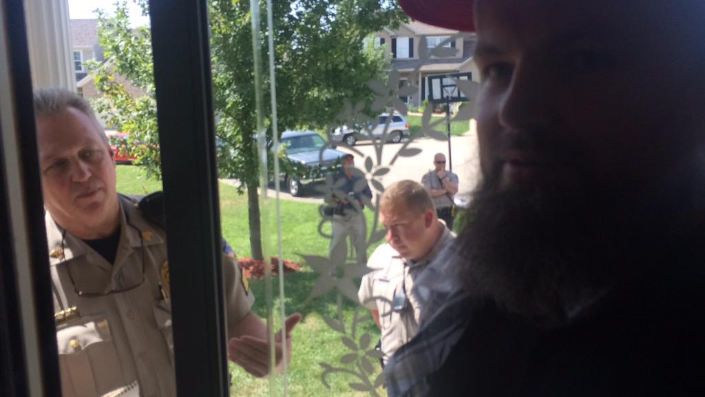 SysFreedom's tweet photo. @STLAbuBadu Manors at Glen Brook in #StCharles doesn't want black neighbors. Police enforce that. #SystematicFreedom http://t.co/c98XIHuv4e