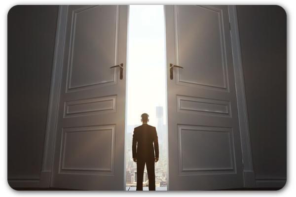 PRDaily's tweet photo. 4 ways for young PR pros to 'keep the door open' http://t.co/8uHfleDCEj http://t.co/XoebF8eDZ0