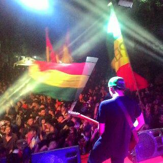 Mario_Yo's tweet image. Wavin' Flag 👌