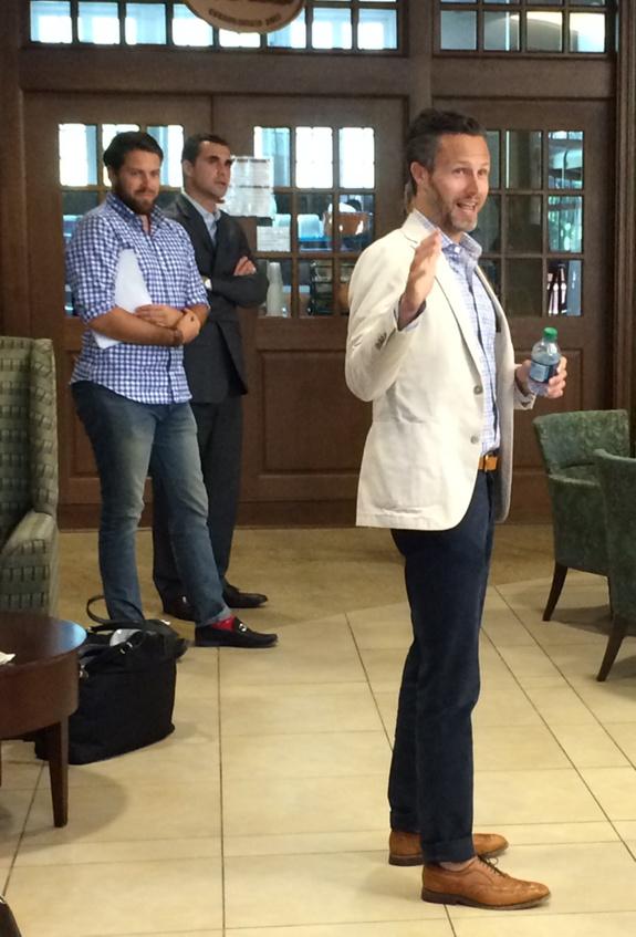 dfisher2020's tweet photo. Paul Trible announces winning teams for the @Ledbury case competition; congrats to all the O.R. teams! #EarningURMBA http://t.co/QV6JPVY5VK
