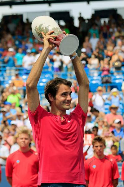 RFederer_Fans's tweet photo. @RogerFederer campeón de Cincinnati. #RF87 

¡GRANDE ROGER! http://t.co/hTTTblgn9f