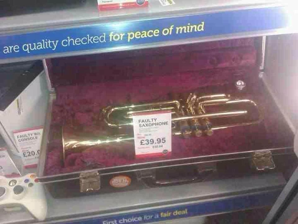 Definitely something wrong with this #saxophone