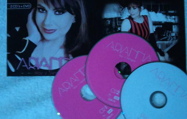 jeninos's tweet photo. @Hugonaticoss RT>>REGRESA @AriannadeMexico con su disco #HoyYSiempre No dejen de disfrutarlo... #2CDs+#DVD http://t.co/tFuI72KTO7