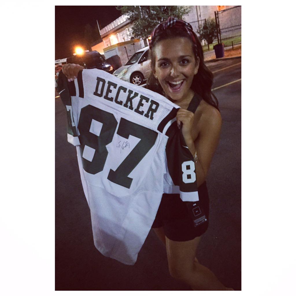 juliannaep918's tweet photo. Thanks 4 the autograph @EricDecker87 π reppin the Mrs @JessieJDecker w/ my #Kittenish bandana! @nyjets #DeckerNation http://t.co/mKH9MyHngK