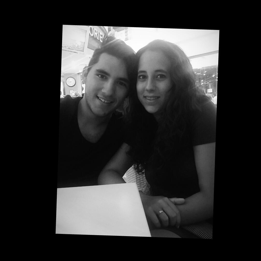 lauriita_giron's tweet photo. Que suerte la miaaa ;) http://t.co/OU41Eermeu