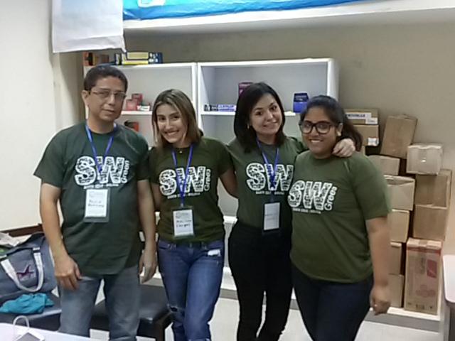 PeriodistaV's tweet photo. Grupo "GreenCycle" listos para defender su emprendimiento. #Swgreenbo @jpableques @renesalomon @el_BID @diarioeldeber http://t.co/naLir3N5tR