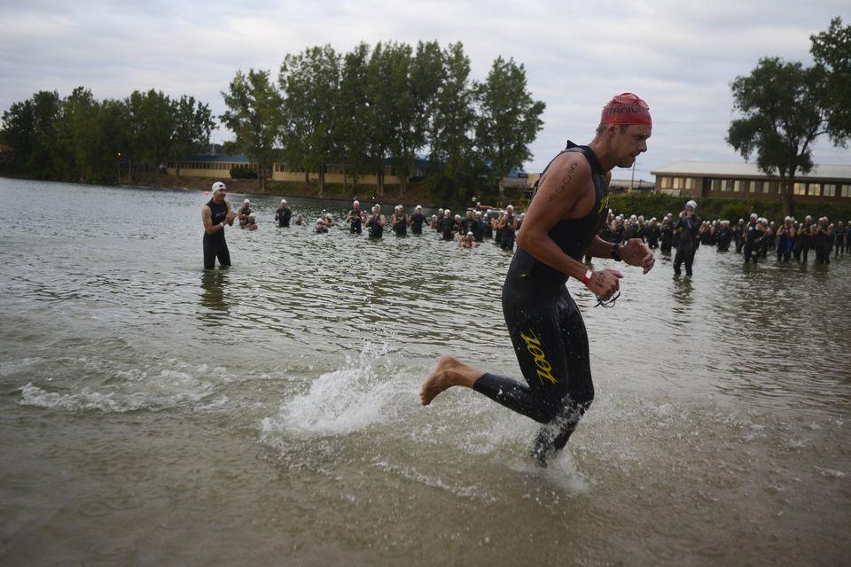 jrvanderwall's tweet photo. That guy...RT @SymmetryKari: RT @GRPress: Michigan Titanium triathlon photos, links to results http://t.co/Gi2kkDppiI http://t.co/AAVGni9jov
