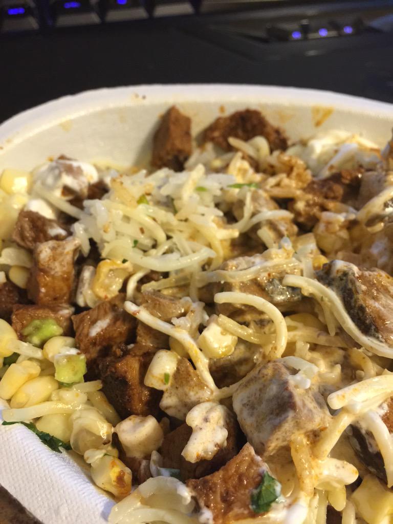 UnitedgamerzHQ's tweet image. FAV FOR CHIPOTLE! IGNORE OR YOULL FIND PUBES IN YOUR NEXT MEAL!!