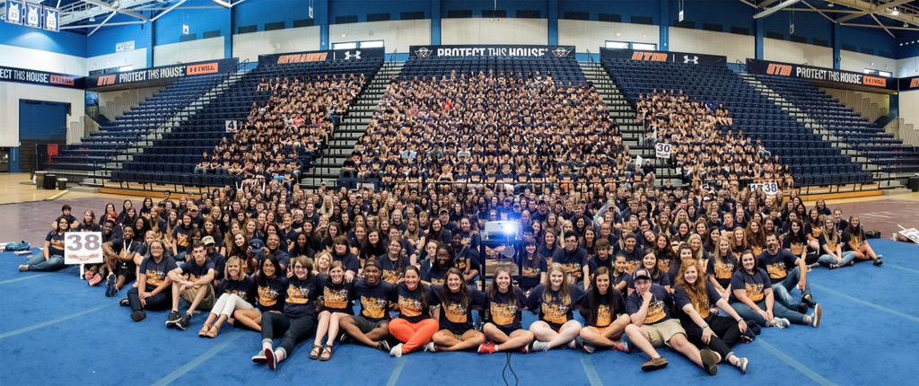 utmartin's tweet photo. Welcome Class of 2019! Good luck with your first day of class tomorrow! #utm19 http://t.co/1ICOTfP7Ow