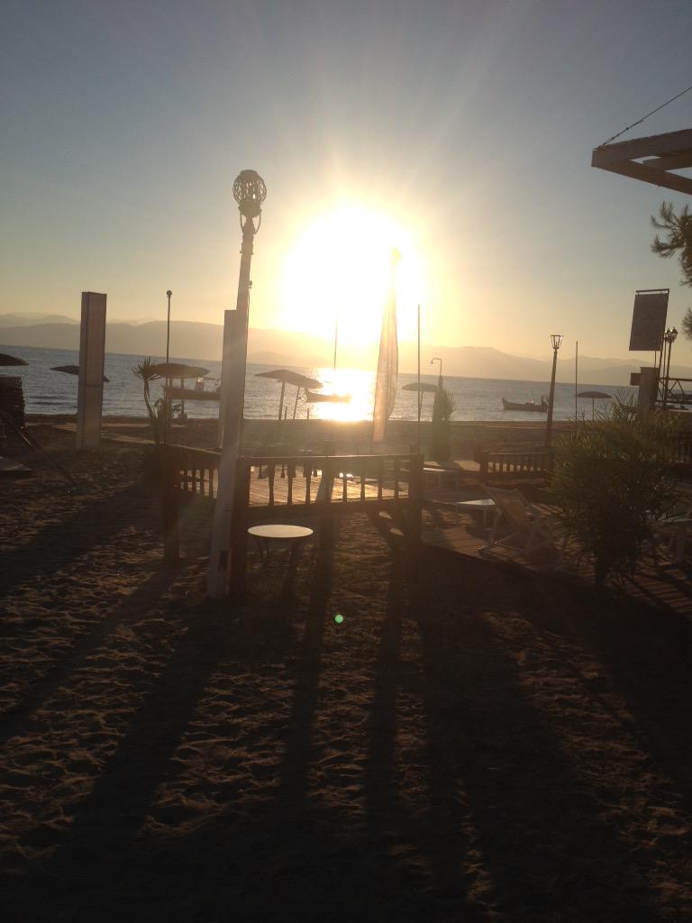 AngiLitourgi's tweet photo. Watching the sunrise at 8....#kavos#corfu#beach http://t.co/uSHeuV55ax