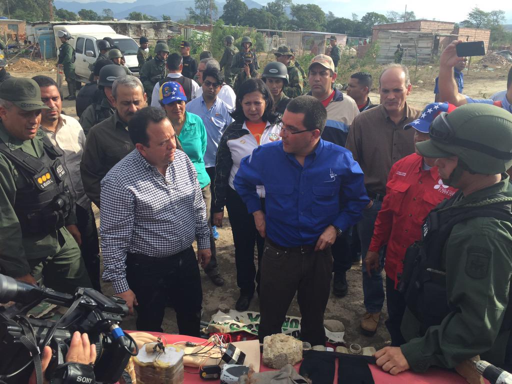 gestionperfecta's tweet photo. Hemos recorrido un espacio invadido por el Paramilitarismo en la frontera Colombo-Venezolana http://t.co/SOaQgcFPx5