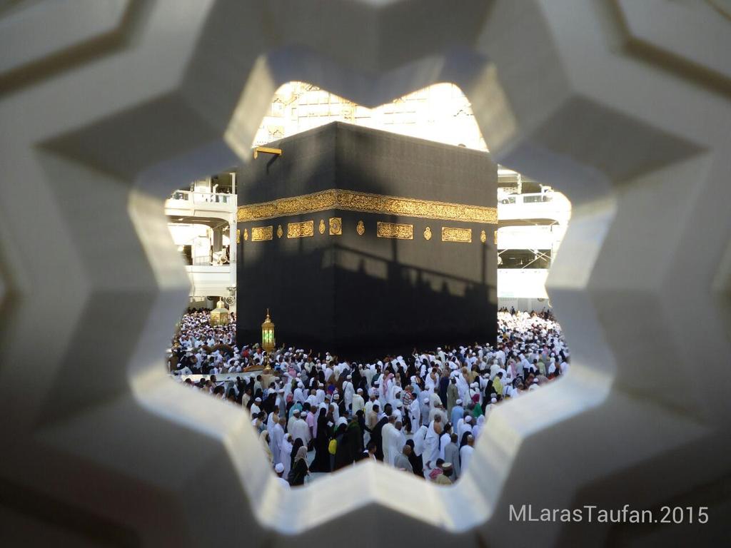 FunTaufan's tweet photo. Kabah "masjidil haram mekah almukaramah" #latepost http://t.co/2BUv4beyXm