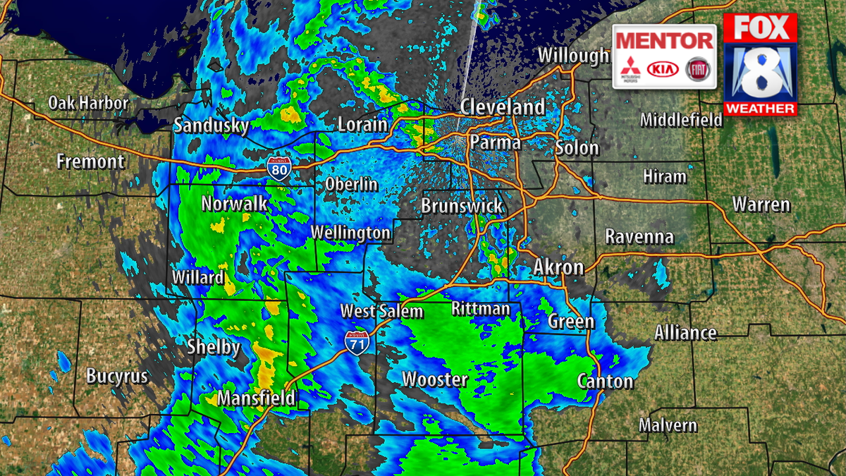 JennHarcher's tweet photo. Showers west of I-77 right now. They continue to move east, 
#StormFox
@fox8news http://t.co/4WRjPB6A5v