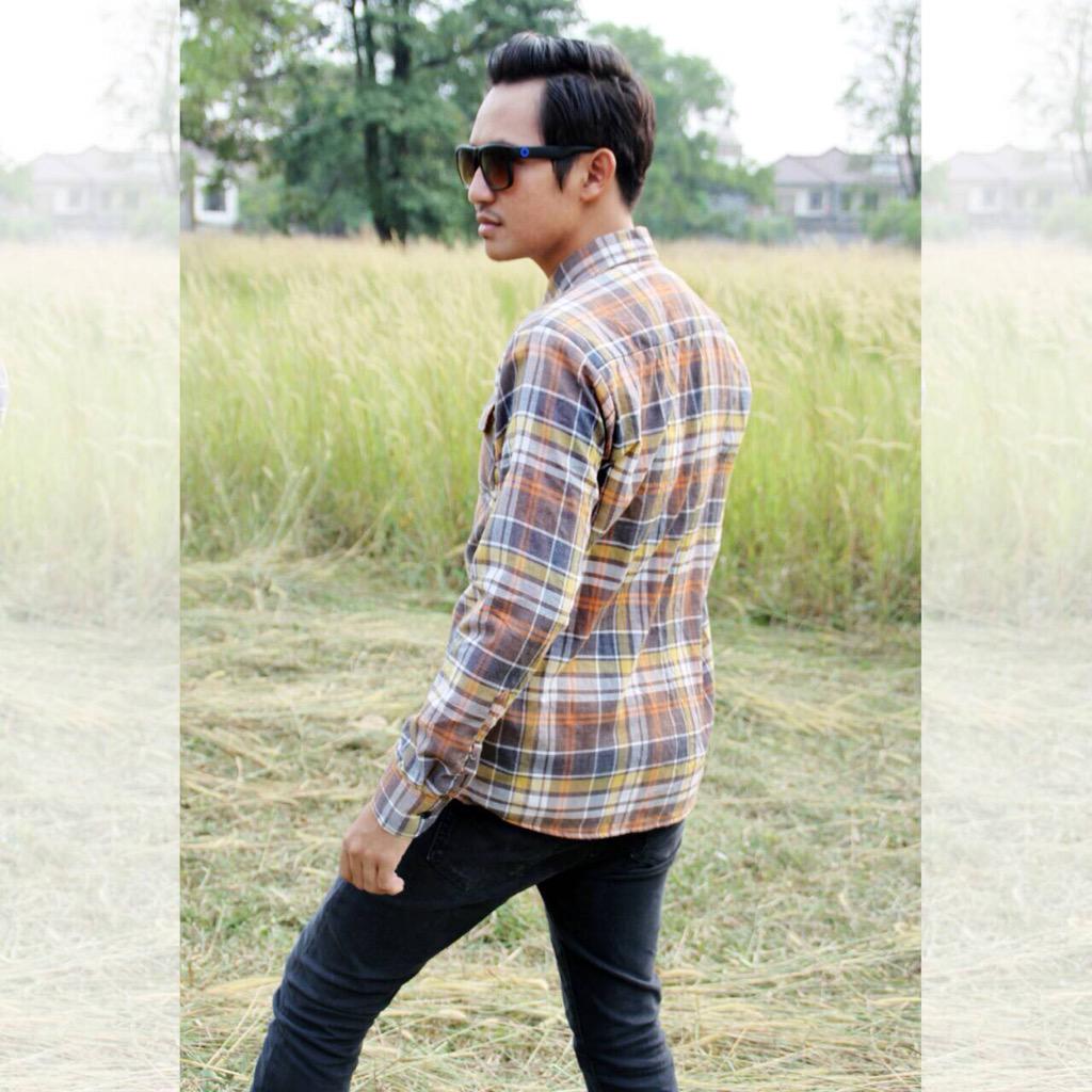 Flanel. Elocoklv - orange pattern | Price 165k | Order : 085772950385 | visit our page elocoklv.com