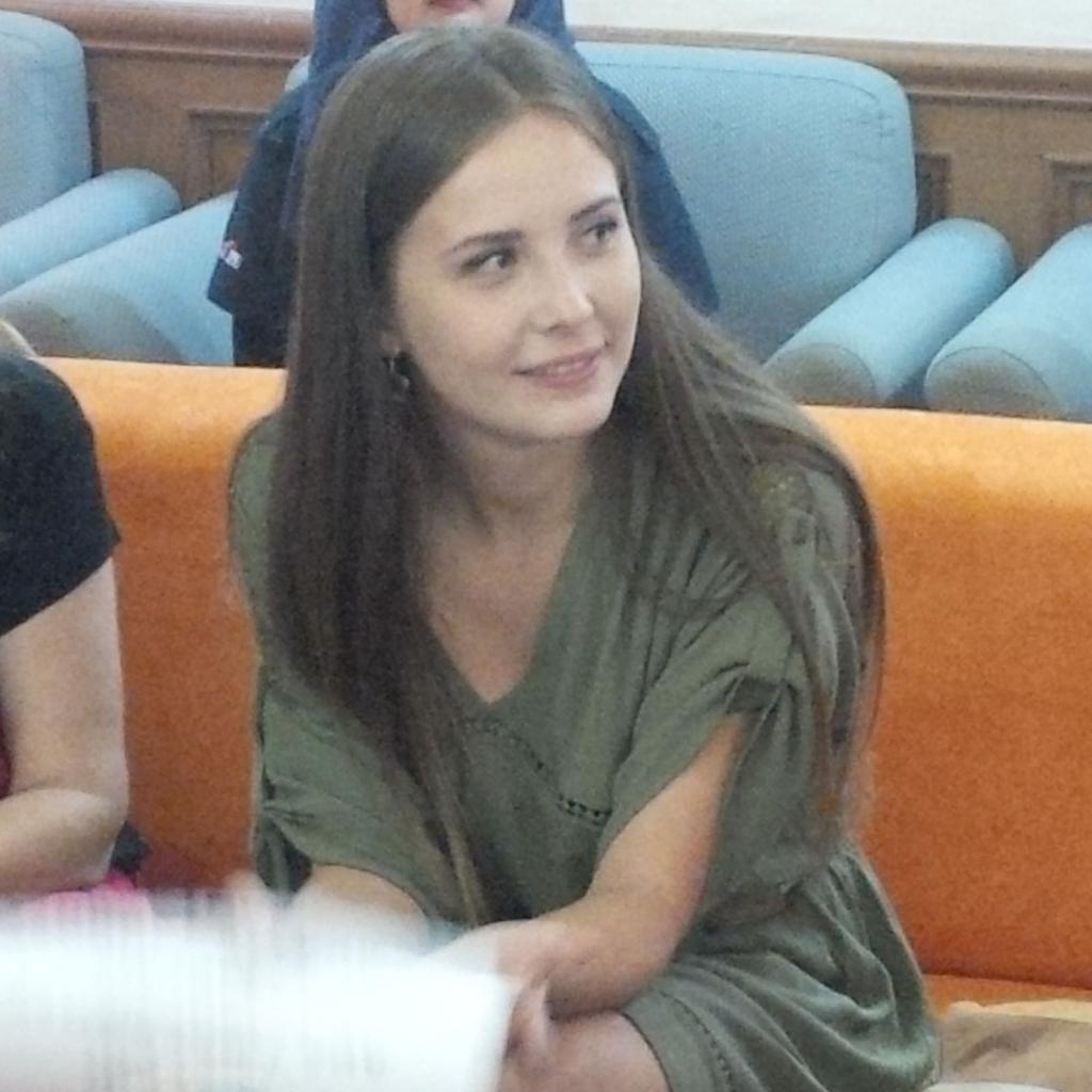 Melihat dari dekat kecantikan sosok Melek pemeran serial drama Turki Elif. #MnGElif #SCTV25