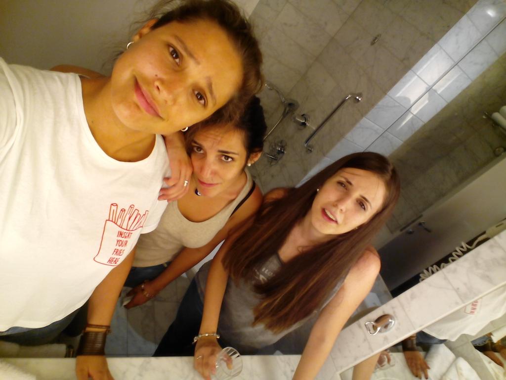 _beseb's tweet photo. Cuando la niebla no te deja llegar a Umeå y pasas la primera noche sin dormir del Erasmus. #cosasmalas. #gentebuena. http://t.co/7jUjx3vT62
