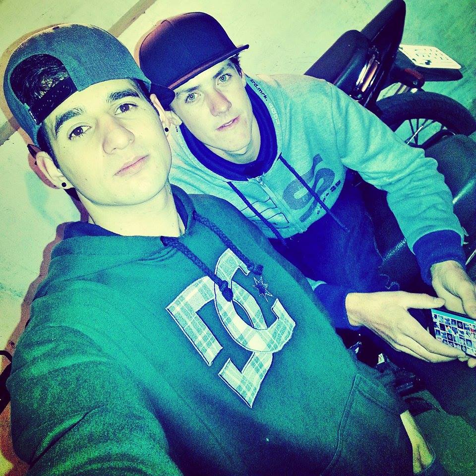 cassianomendes8's tweet photo. Pra alguns Amigo , Pra mim um Irmão ✌
#Alinho #BotoFé http://t.co/POLWshtnVH