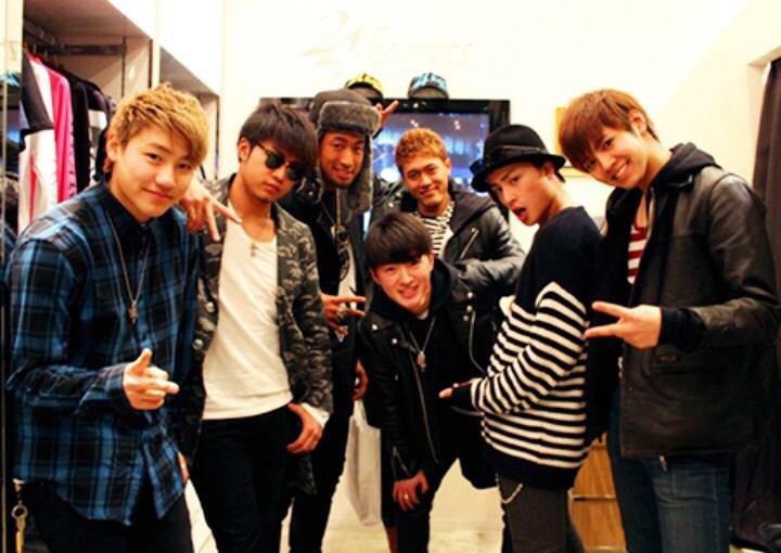 tomy_LDH's tweet photo. 新しいLDH垢を作りました\♡/
JK1‹‹\(´ω` )/››‹‹\( 　´)/››‹
❤️EXILE

💙三代目J Soul Brothers

💛GENERATIONS

💖E-girls&amp;Flower
#RTした人フォロー祭 http://t.co/qli8Mzkcfy