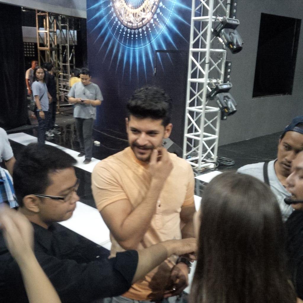 Kesibukan para bintang Elif untuk persiapan Malam Puncak HUT SCTV kemarin malam. #sctv25 #MnGElif