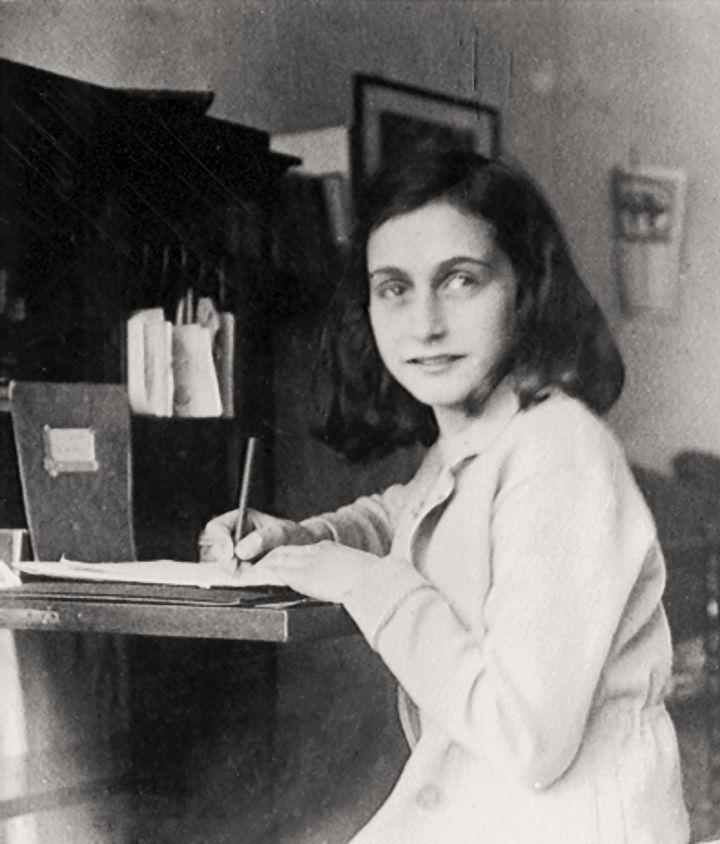 ScozzariFrank's tweet photo. I can shake off everything as I write; my sorrows disappear, my courage is reborn.
—Anne Frank— http://t.co/EcBvNdwL01