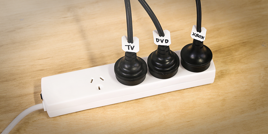 Optus's tweet photo. Never get confused again. Ever. Thank you, bread clips. http://t.co/nq6Cte7wuw